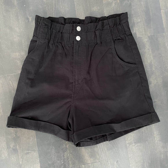 H&M High-waisted Paperbag shorts - Black - Picture 4 of 4